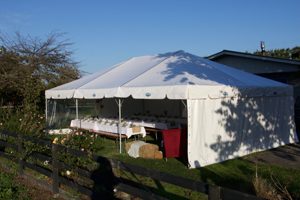 6x9 Clipframe Marquee (incl. white walls)