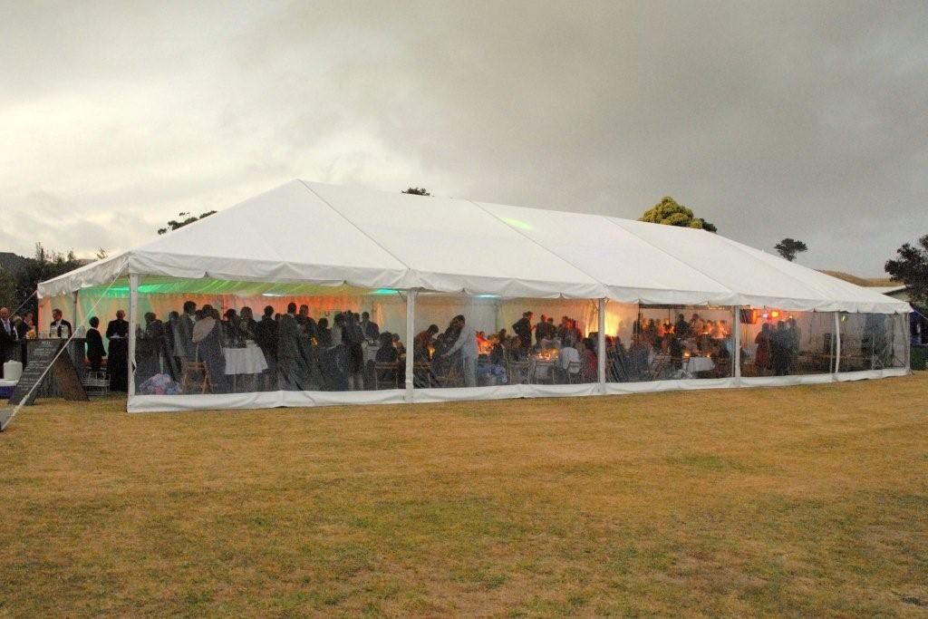 10x25 Clipframe Marquee (incl. white walls)